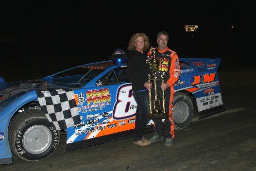 S.R. PETE 7 SONS SUPER LATE MODEL WINNER RICK ELLIOTT
